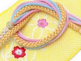 七五三の着物に　子供用 帯〆と正絹の帯揚げを追加しました。