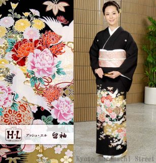 “アッシュ・エル”の2010年新作　黒留袖を３点出品しました。