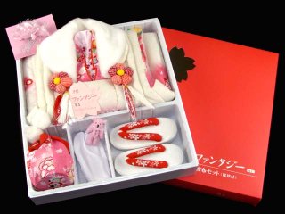 七五三　2010年新作３歳女児用被布コートセットを14点追加しました。