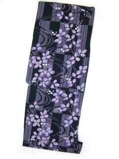 2011年新作 シックで落ち着いた色柄の女性用浴衣を出品しました。