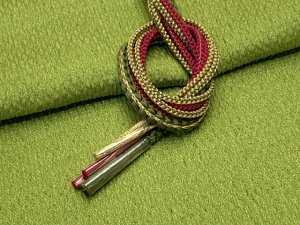 画像2: 振袖用 帯揚げ 帯締め ポリエステルふくれ生地の帯揚げ パールビーズ飾りの振袖用帯〆 セット【ひわ色系】 (2)