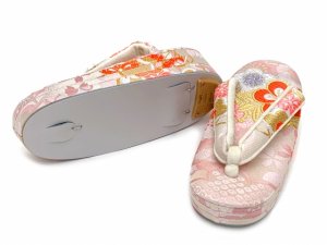画像3: 【訳あり】 子供草履 七五三 ５-７歳 女の子 金襴生地 三枚芯 適応：17.5cm-18.5cm【ピンクホワイト、梅】 (3)
