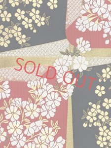 画像2: 振袖用袋帯 成人式に 日本製 六通柄 華やかな柄の袋帯(合繊) 仕立て上がり【黒x赤、八重桜】 (2)