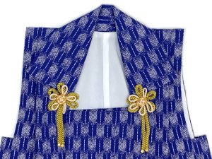 画像4: 七五三 男の子 3歳 被布セット 被布コート 雪駄 信玄袋 足袋 4点コーデセット 合繊【群青、矢羽に兜と小槌】 (4)
