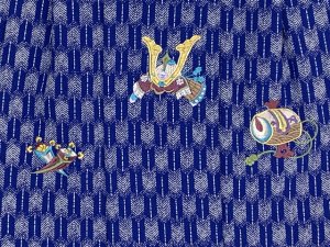 画像5: 七五三 男の子 3歳 被布セット 被布コート 雪駄 信玄袋 足袋 4点コーデセット 合繊【群青、矢羽に兜と小槌】 (5)