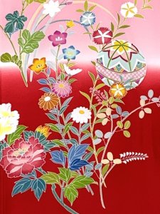 画像4: 【お値打ち品！】お宮参り 女の子 着物 正絹 加賀友禅 日本製 赤ちゃんのお祝い着 初着 産着 襦袢付き【桃＆赤 鈴】 (4)