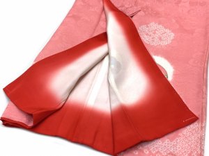 画像3: 七五三 着物 3歳 女の子 フルセット 正絹 本絞り 友禅柄 三つ身の絵羽着物 小寸結び帯・小物セット【ピンク、鈴と梅・糸車】 (3)