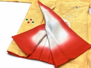 画像3: 七五三 着物 3歳 女の子 フルセット 正絹 本絞り 友禅柄 三つ身の絵羽着物 小寸結び帯・小物セット【淡黄色、鞠】 (3)