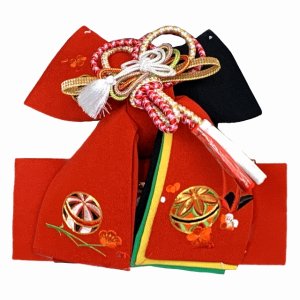 画像5: 七五三 着物 3歳 女の子 フルセット 正絹 友禅柄 三つ身の絵羽着物 小寸結び帯・小物セット【薄黄色系、梅】 (5)