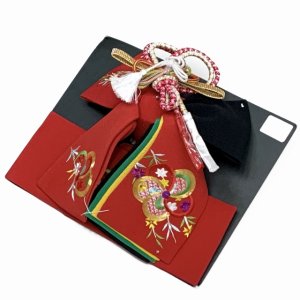 画像6: 七五三 着物 3歳 女の子 フルセット 正絹 本絞り三つ身の絵羽着物 小寸結び帯・小物セット【黄色、梅と蝶】 (6)