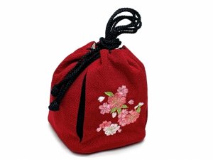 七五三 ３歳 女の子用 ちりめん生地子供草履(18cm) こども巾着セット【赤、桜】