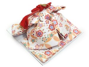 画像8: 七五三 着物 7歳 女の子用 四つ身の着物と結び帯 他 コーディネート フルセット【赤、古典桜】 (8)