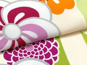 画像4: 卒業式の着物 小紋柄の二尺袖 単品 ショート丈 フリーサイズ【生成りｘ抹茶、矢羽にねじり梅】 (4)