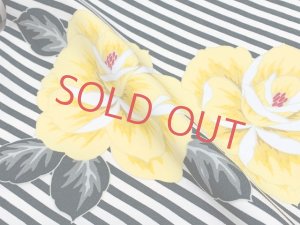 画像4: 七五三 着物 7歳 フルセット 総柄の女の子用 子供着物 結び帯セット(合繊)【黒系、横縞にバラ】 (4)