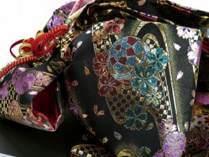 画像7: 七五三 着物 女の子 フルセット 総柄の女の子用 子供着物 結び帯コーデセット(合繊)【生成り系、ピンク椿・紫菊】 (7)