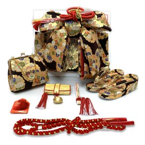 画像6: 七五三 7歳 女の子用 小紋柄 四つ身の着物と結び帯 他 フルセット【生成り系、クラシカルモダンローズ】 (6)