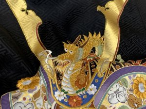 画像5: お宮参り 男の子 着物 正絹  赤ちゃんのお祝い着 (初着 産着） 熨斗目 襦袢付き【黒地、兜と虎】 (5)