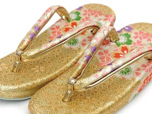 画像2: 七五三 草履 巾着セット 7歳 女の子 子供ぞうりきんちゃく袋 2点セット 草履 21.0cm【ゴールド、桜】 (2)