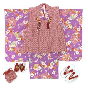 画像4: 七五三 着物 3歳 女の子 フルセット 古典柄の着物 鹿の子柄の被布コートセット【赤鹿の子ｘ紫古典柄】 (4)