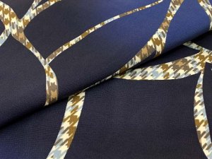 画像4: こども着物 3歳 男の子 モダンな小紋柄 三つ身の着物(合繊) ※腰紐・じゅばん付き【紺群青、大花】 (4)