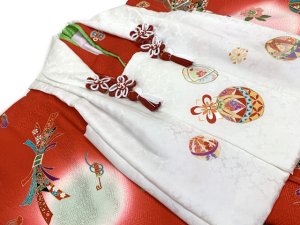 画像5: 七五三着物 3歳 正絹 友禅風柄の被布コートと着物 オリジナル・コーディネートセット【紅白、鈴と束ね熨斗】 (5)