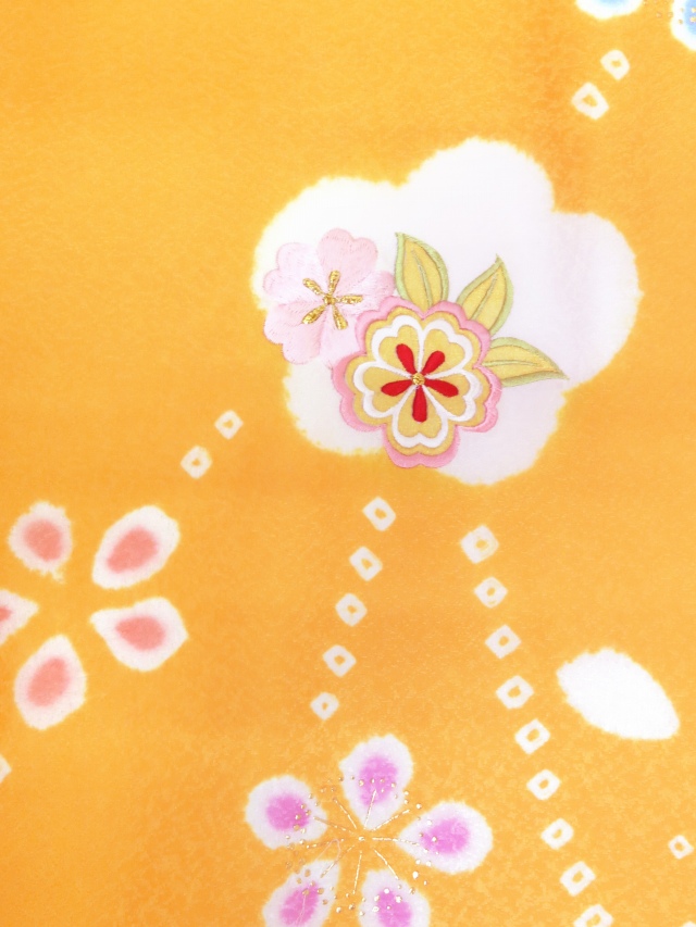七五三 7歳女の子用正絹の着物 日本製 本絞り 刺繍入り 絵羽柄の子供 