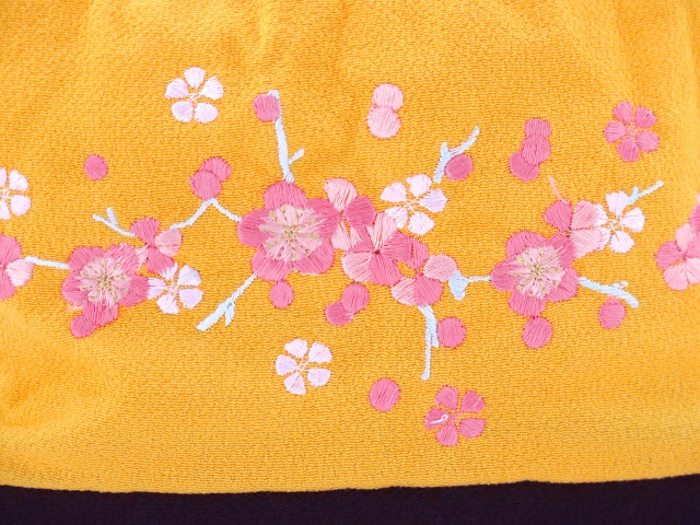 巾着 卒業式に 刺繍柄巾着 和装バッグ 単品【黄色ｘ黒、桜】