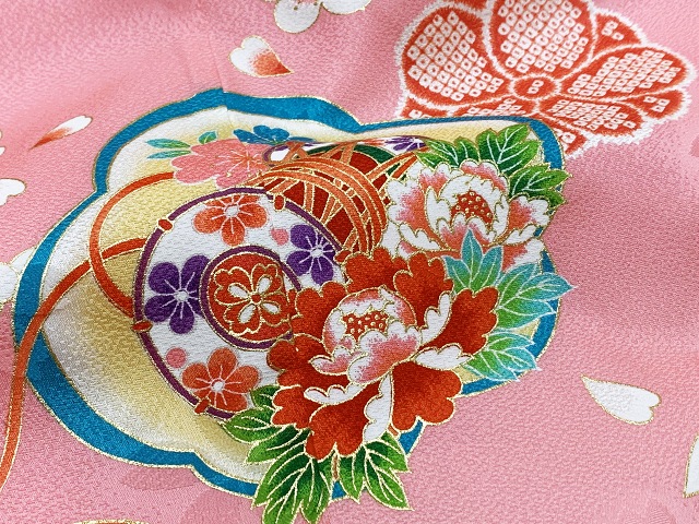 七五三 7歳 女の子用 日本製 正絹 絵羽付け 四つ身の着物【ピンク、鼓 